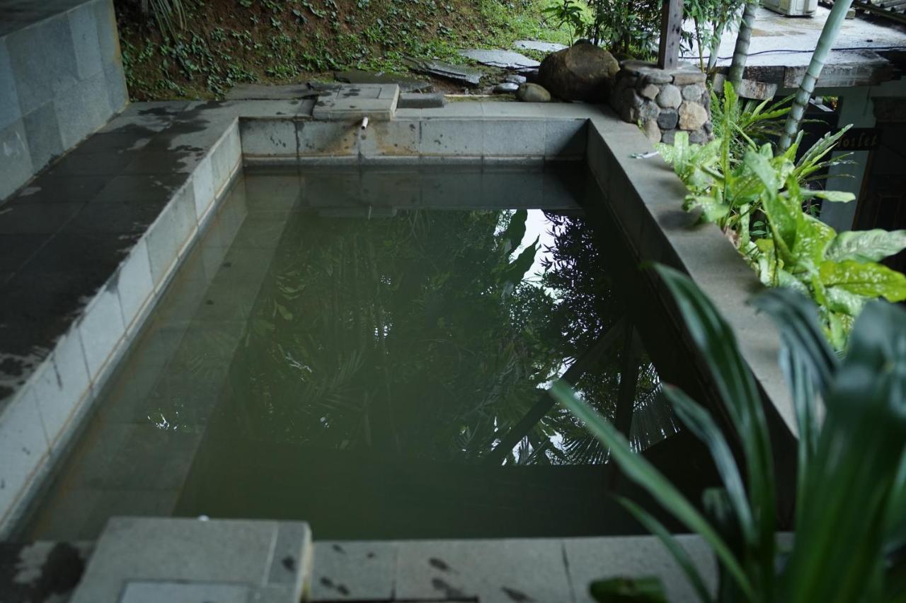 Tirta Arsanta Hot Springs & Villa Bogor Kültér fotó