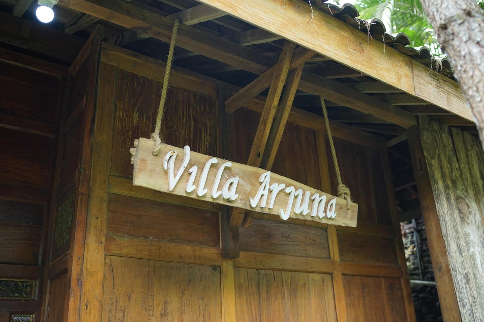 Tirta Arsanta Hot Springs & Villa Bogor Kültér fotó